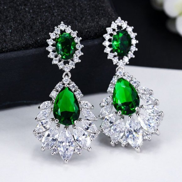 Lemonlimeblue Jewelry - Emerald Green Elegant Chandelier Drop Cubic Zirconia Bridal Earrings